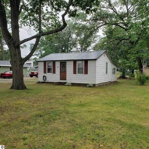 107 Sheridan Drive, Prudenville, MI 48651