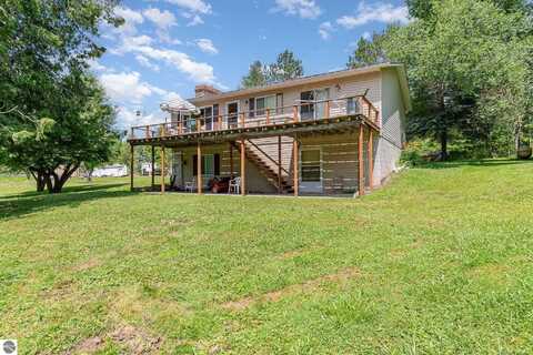 4921 W Carpenter Road, Tawas City, MI 48763