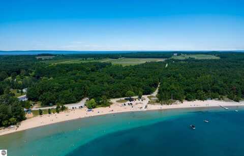 18862 Bay Street, Traverse City, MI 49686