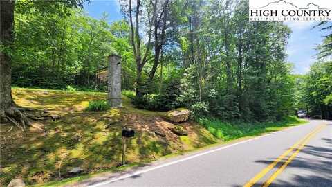 6357 Gingercake Road, Newland, NC 28657