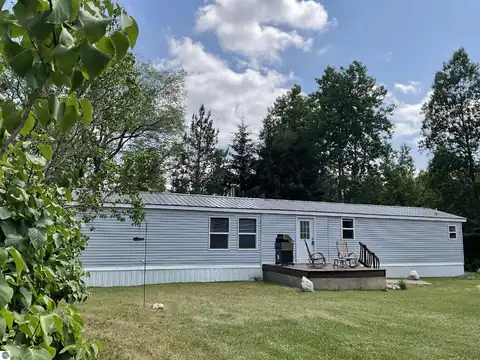 10694 Freeman Road, Mesick, MI 49668