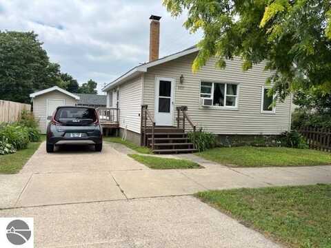 809 Wallace Street, Cadillac, MI 49601