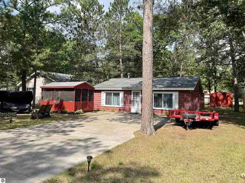 2067 Lake Road, National City, MI 48748