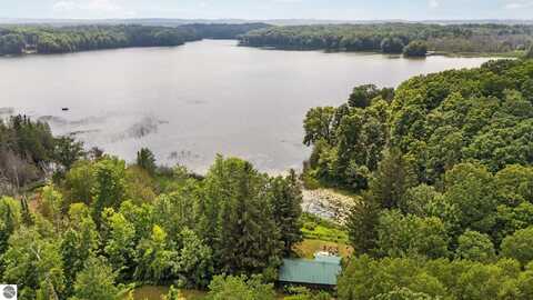 8370 Lake Of The Woods Road, Bellaire, MI 49615