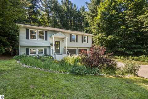 2438 N West Silver Lake Road, Traverse City, MI 49685