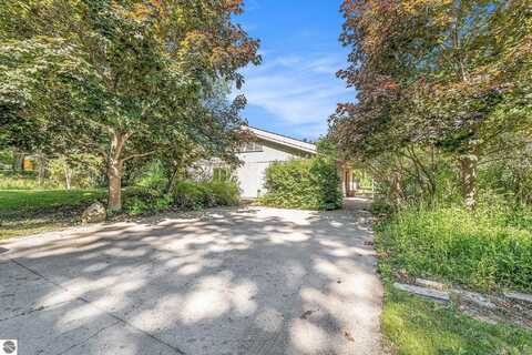 9813 E Carter Road, Traverse City, MI 49684