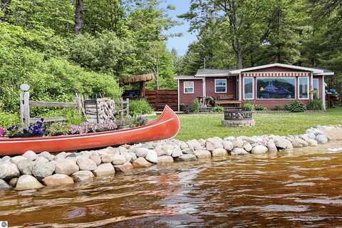 4742 N Shore Drive NE, Kalkaska, MI 49646