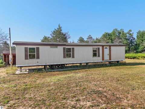 7475 31 Road, Manton, MI 49663