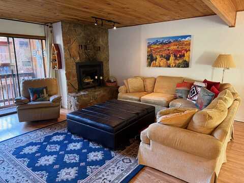 10 Jackson Hole Road, Angel Fire, NM 87710