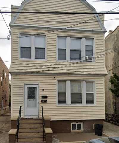 385 WOODLAWN AVE, Greenville, NJ 07305