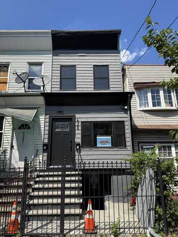 628 BRAMHALL AVE, JC, Bergen-Lafayett, NJ 07304