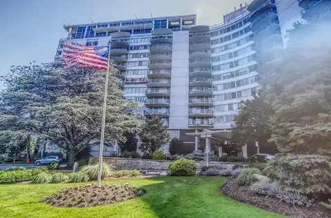 1 CLARIDGE DR, Verona, NJ 07044