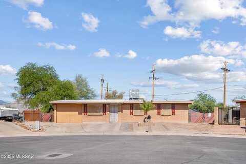 7688 N Meredith Boulevard, Tucson, AZ 85741