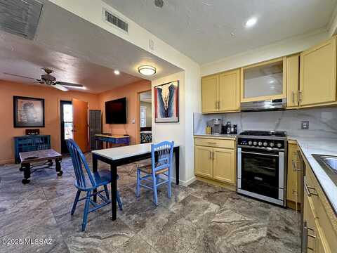 480 S Paseo Lobo, Green Valley, AZ 85614
