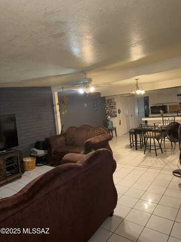 6986 E Golf Links Ci Road, Tucson, AZ 85730