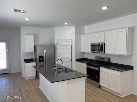 12197 E Morris Carson Drive, Vail, AZ 85641