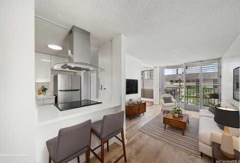 1535 Pensacola Street, Honolulu, HI 96822