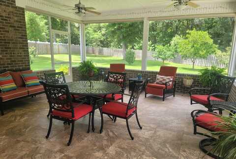 5731 Farnsworth Drive, Tallahassee, FL 32312