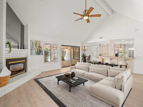 2555 W Bluff, Fresno, CA 93711
