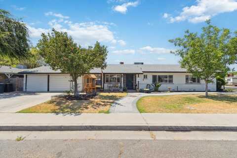 731 W D Street, Lemoore, CA 93245