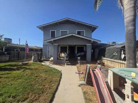 423 W Franklin Way, Dinuba, CA 93618
