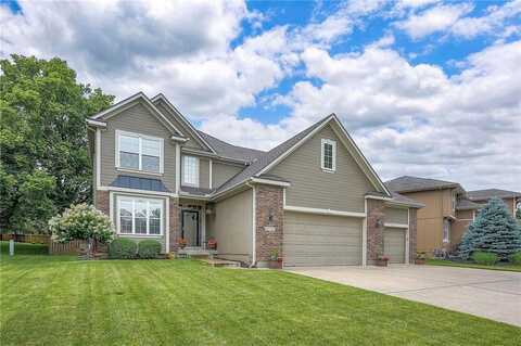 1105 Blazing Star Drive, Lees Summit, MO 64081
