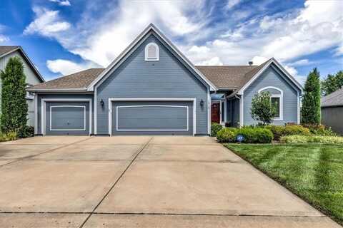 1910 Lake Drive, Smithville, MO 64089