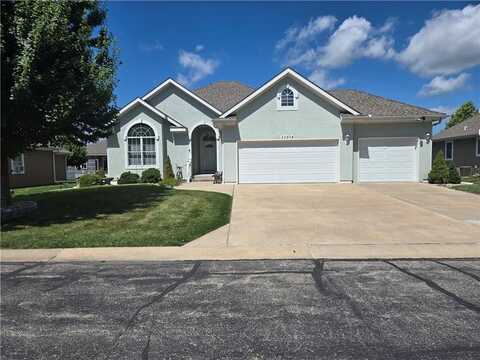 22604 Vincent Street, Peculiar, MO 64078