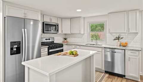 6600 Cernech Road, Kansas City, KS 66104