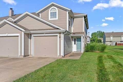 5626 NW Moonlight Meadow Court, Lees Summit, MO 64064