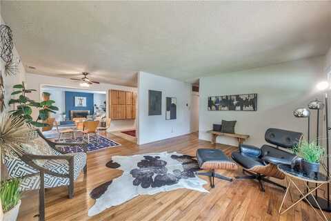 4306 W 78th Terrace, Prairie Village, KS 66208