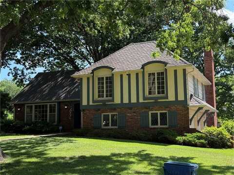 8117 Granada Road, Prairie Village, KS 66208