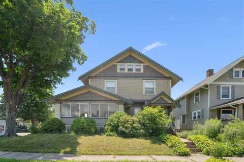 1727 Grande Ave SE, CedarRapids, IA 52403