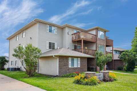 613 Kimberlite St, Tiffin, IA 52340