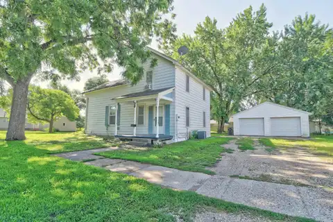 920 3rd Avenue N, Estherville, IA 51334