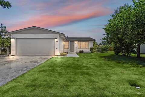 608 S De Clark Ave, Emmett, ID 83617