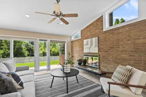 3850 W Hill Rd, Boise, ID 83703