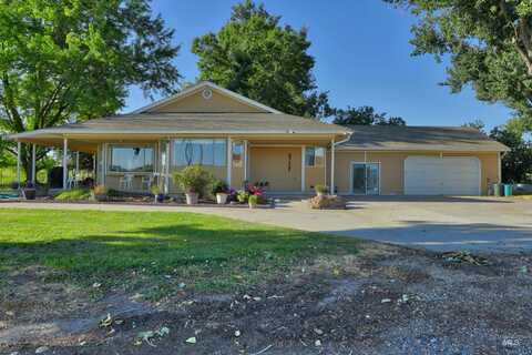 2318 Pioneer Road, Homedale, ID 83628