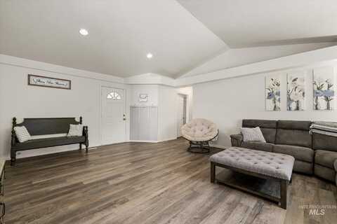 529 E Baldwin St, Meridian, ID 83646