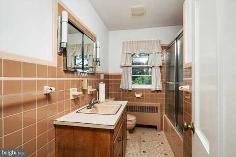 648 OLD YORK ROAD, EAST WINDSOR, NJ 08520