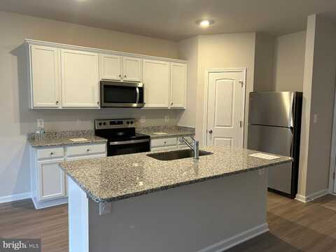 18 BLOOMSBURY STREET, FALLING WATERS, WV 25419