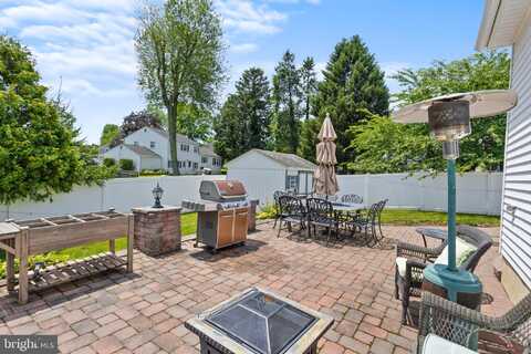 35 DARK LEAF DRIVE, HAMILTON, NJ 08690