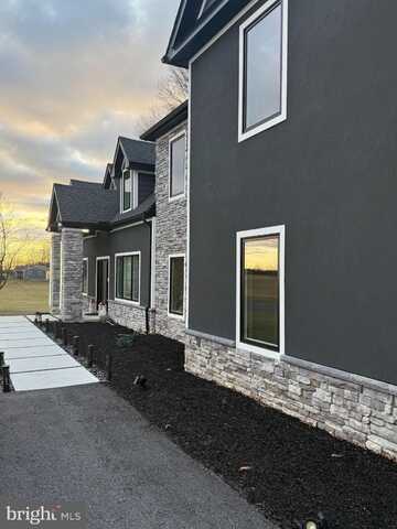 7420 GREEN HILL ROAD, HARRISBURG, PA 17112