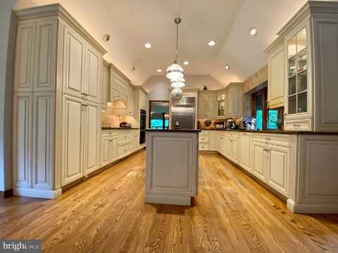 881 COX ROAD, MOORESTOWN, NJ 08057