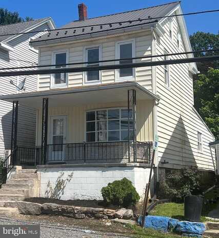 327 W GRAND AVENUE, TOWER CITY, PA 17980