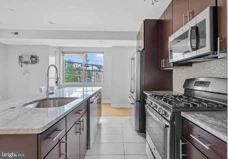 900 N 16TH STREET, PHILADELPHIA, PA 19130