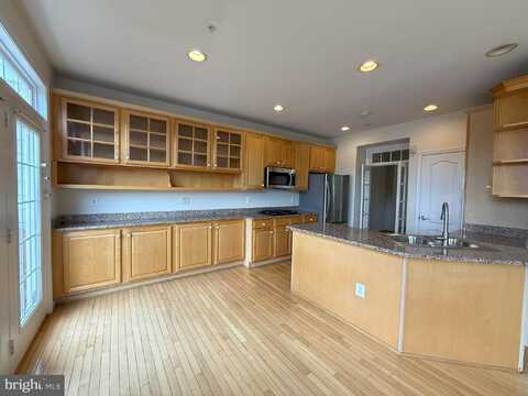 6130 STONEHENGE PLACE, NORTH BETHESDA, MD 20852