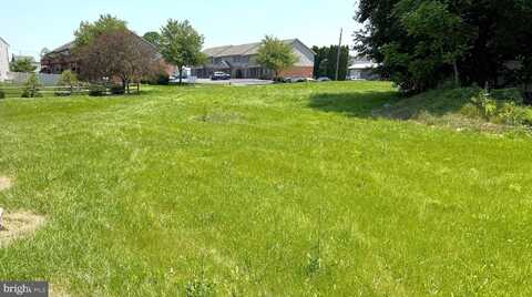 88 REAGAN DRIVE, EPHRATA, PA 17522