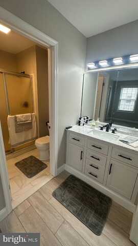 4 FIRESIDE CIRCLE, COLUMBUS, NJ 08022