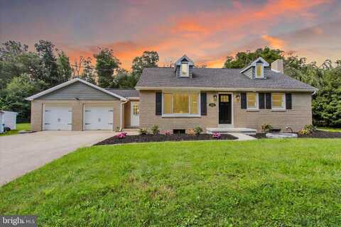 1104 MOULSTOWN ROAD N, HANOVER, PA 17331